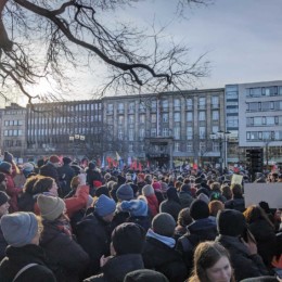 Bild von der Kundgebung auf dem Opernplatz und in den Nebenstraßen
