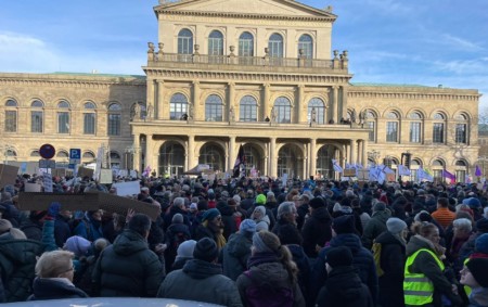 Bild von der Demonstration auf dem Opernplatz